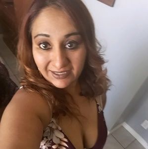 Meet your Posher, Isela